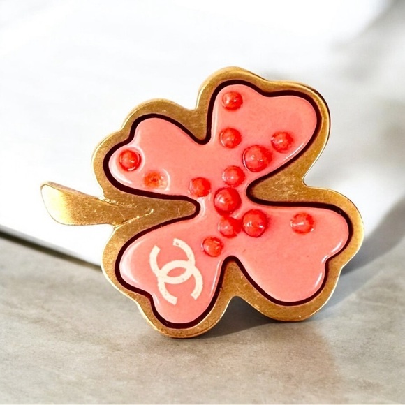 Authentic CHANEL Pink & Gold Four Leaf Clover Shamrock Lucky Charm Brooch Pin - Picture 1 of 10